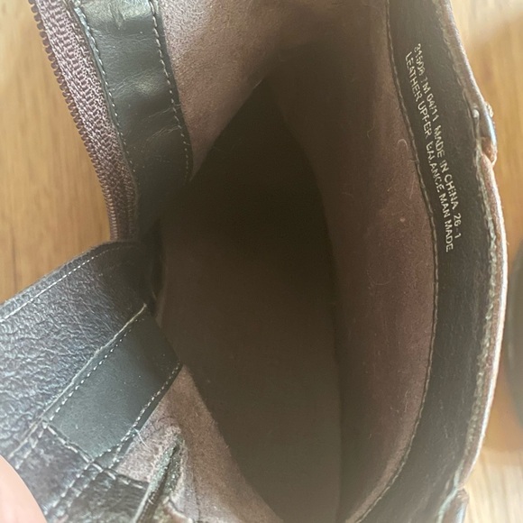 Clarks artisan short leather block heel booties with woven leather chain, 7 - Picture 5 of 8